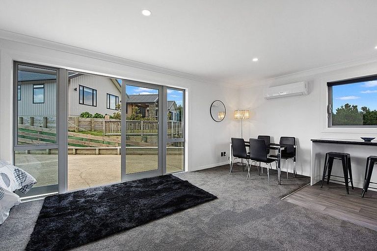 Photo of property in 1 Mount Marua Way, Timberlea, Upper Hutt, 5018