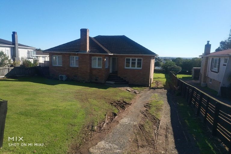 Photo of property in 63 Golf Road, New Lynn, Auckland, 0600