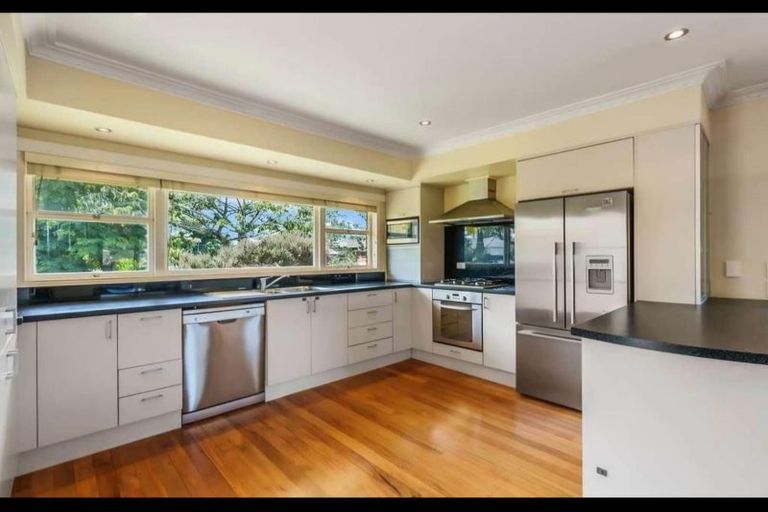 Photo of property in 30 Ingram Street, Papakura, 2110