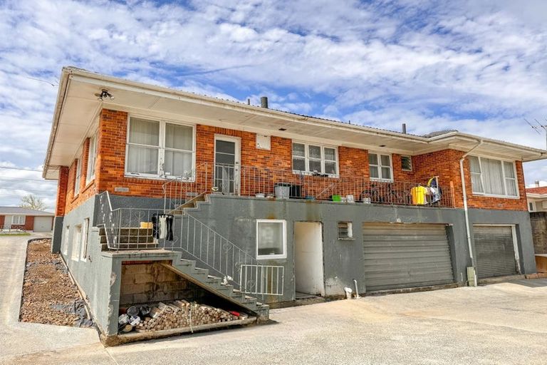 Photo of property in 70 Clevedon Road, Papakura, 2110