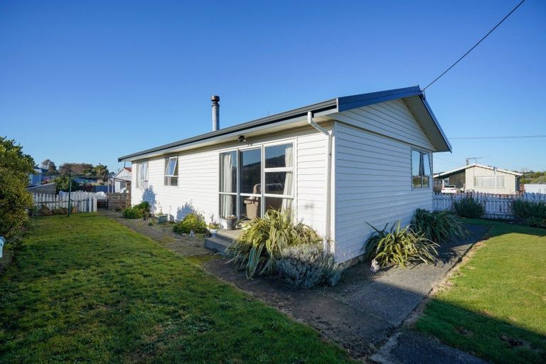 Photo of property in 44 Wicklow Street, Clifton, Invercargill, 9812