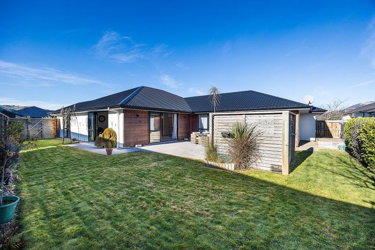 Photo of property in 27 Anderton Crescent, Mosgiel, 9024