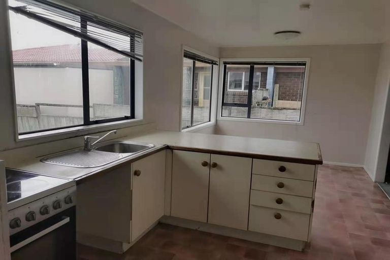 Photo of property in 14 Denyer Place, New Lynn, Auckland, 0600