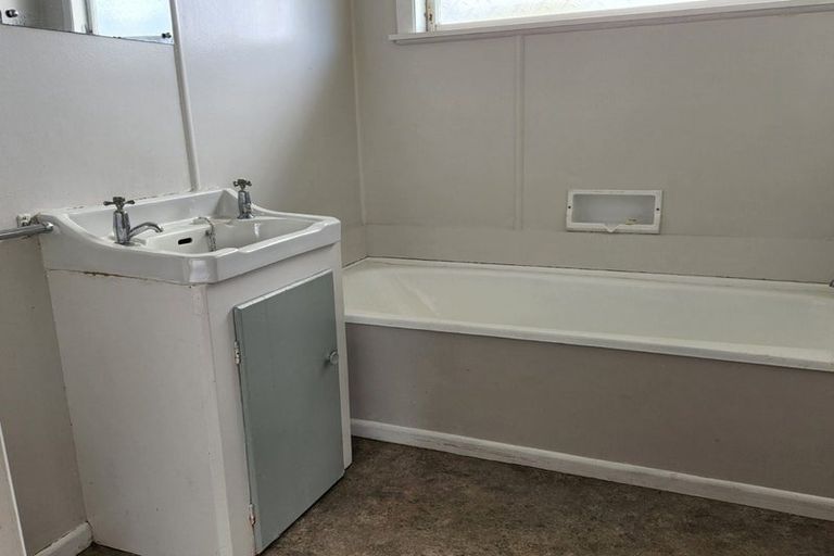 Photo of property in 71 Awaroa Road, Helensville, 0800