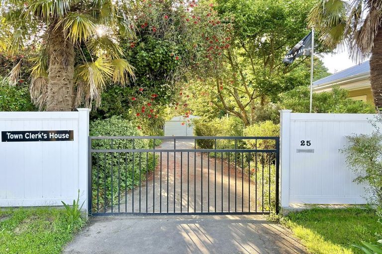 Photo of property in 25 Carruthers Street, Otane, 4202