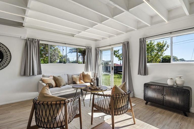 Photo of property in 3/80 Birkdale Road, Birkdale, Auckland, 0626