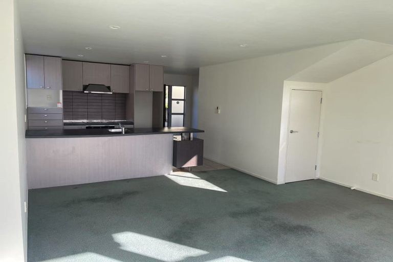 Photo of property in 15a Marjory Close, Broadmeadows, Wellington, 6035