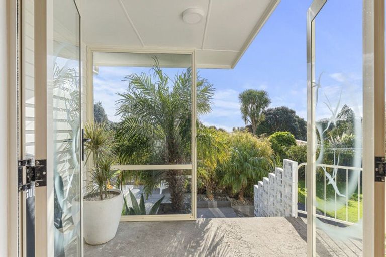 Photo of property in 37 Mcfarlane Street, Oakura, 4314