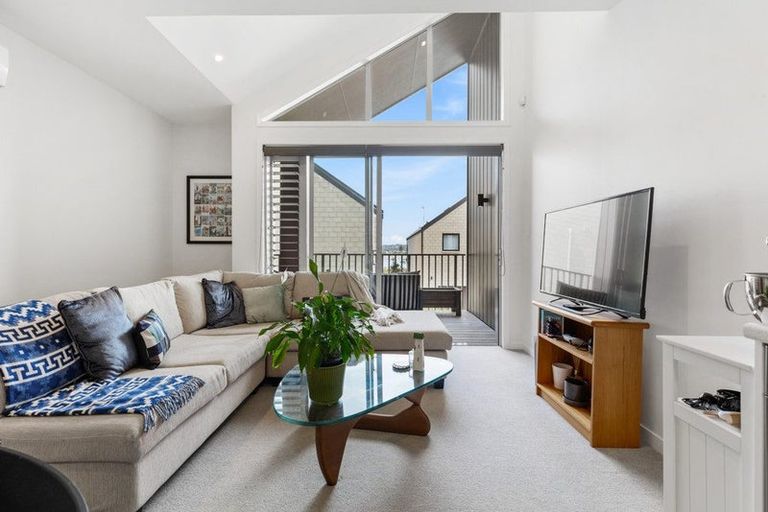 Photo of property in 4/28 Nevill Road, Hobsonville, Auckland, 0616