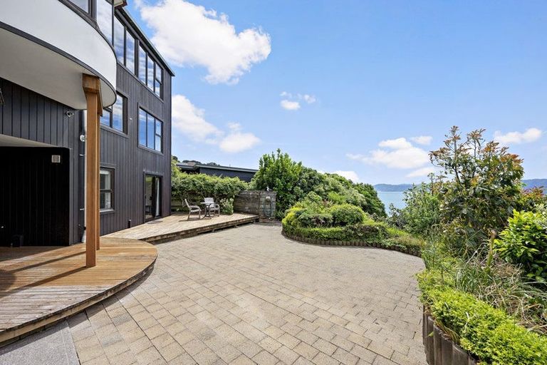 Photo of property in 38 Napier Street, Karaka Bays, Wellington, 6022