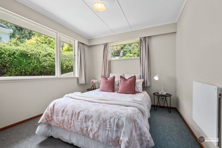 Photo of property in 12 Holmes Grove, Naenae, Lower Hutt, 5011