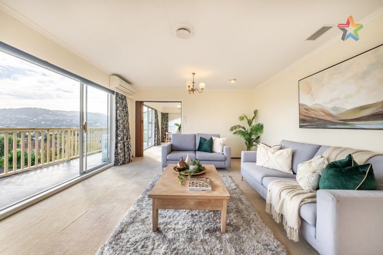 Photo of property in 10 Summit Road, Fairfield, Lower Hutt, 5011