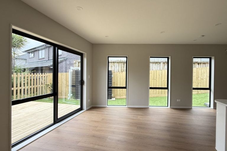 Photo of property in 25c Withers Road, Glen Eden, Auckland, 0602