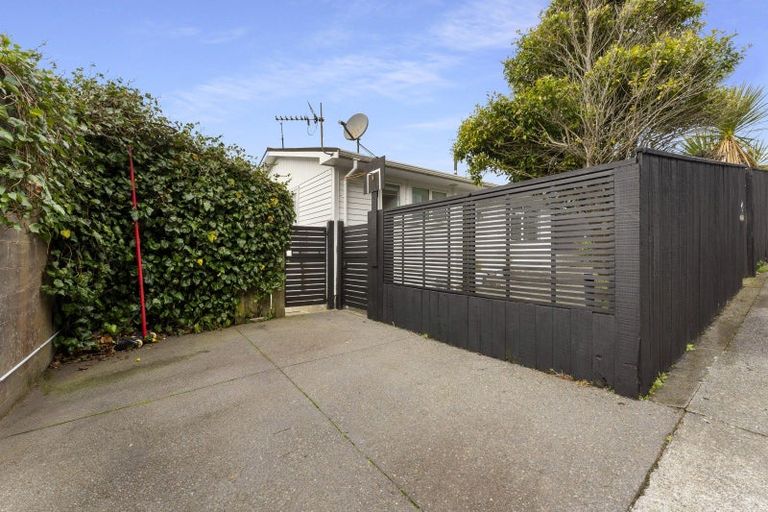 Photo of property in 107f2 Allington Road, Karori, Wellington, 6012