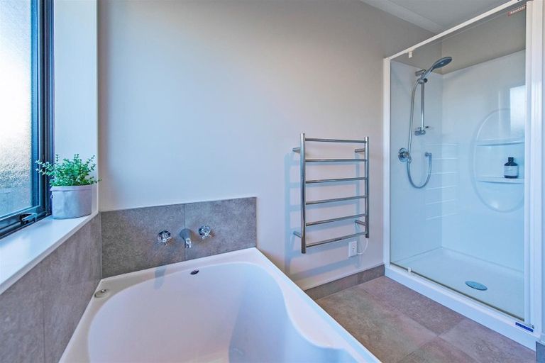 Photo of property in 18 Coolspring Way, Redwood, Christchurch, 8051