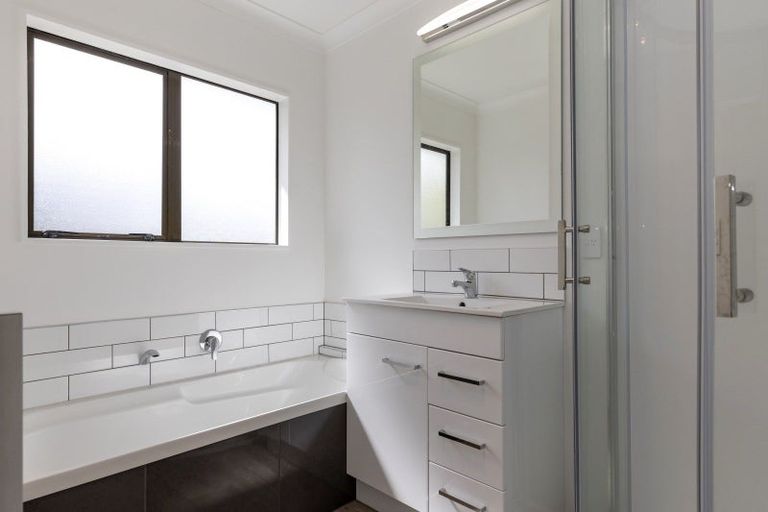 Photo of property in 35 Grace Crescent, Richmond Heights, Taupo, 3330