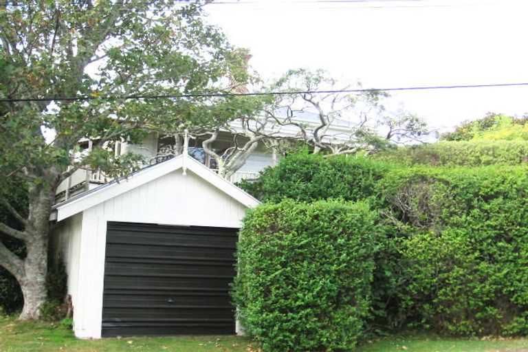 Photo of property in 36 Simla Crescent, Khandallah, Wellington, 6035