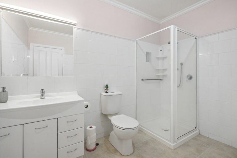 Photo of property in 41 Futuna Close, Karori, Wellington, 6012