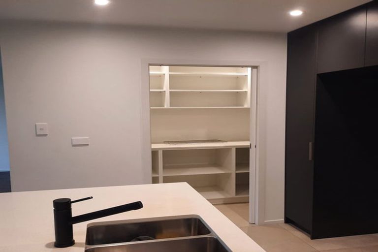 Photo of property in 4/60 Hayfield Way, Karaka, Papakura, 2580