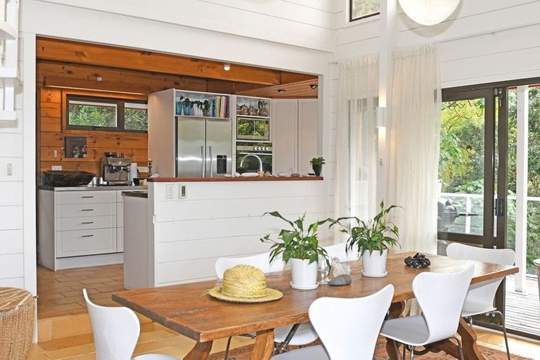 Photo of property in 47 Grand View Road, Leigh, 0985