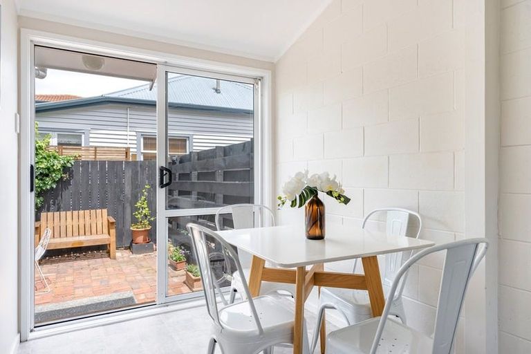 Photo of property in 2/6 Richmond Street, Petone, Lower Hutt, 5012