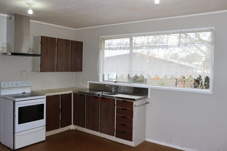 Photo of property in 15 Balwyn Place, Clendon Park, Auckland, 2103