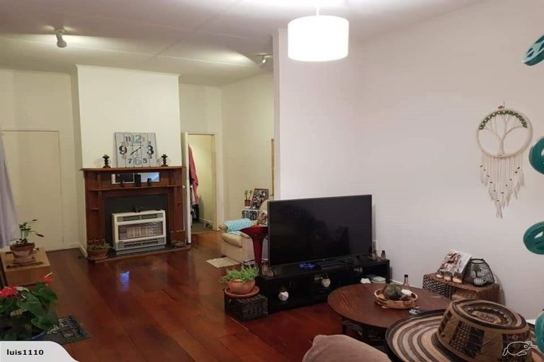 Photo of property in 27 Douglas Street, Mount Cook, Wellington, 6021