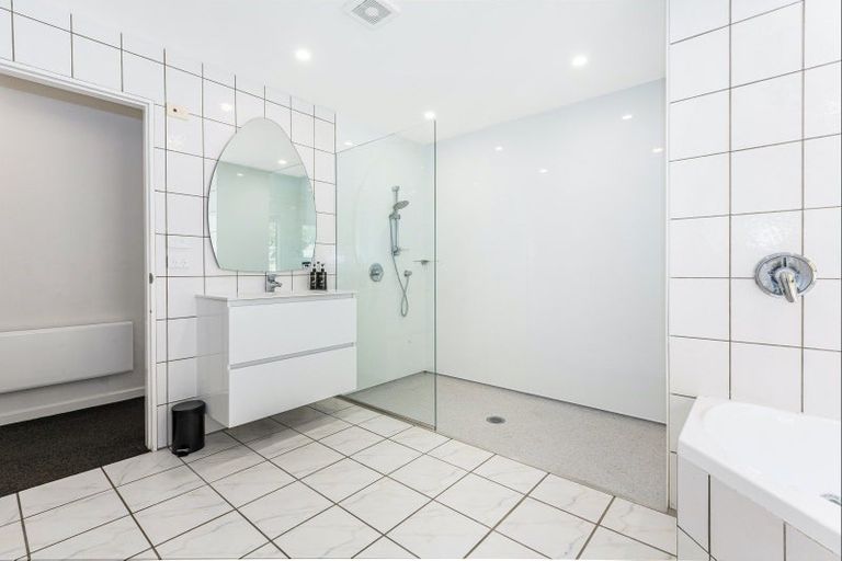 Photo of property in 3 Oak Avenue, Paremata, Porirua, 5024