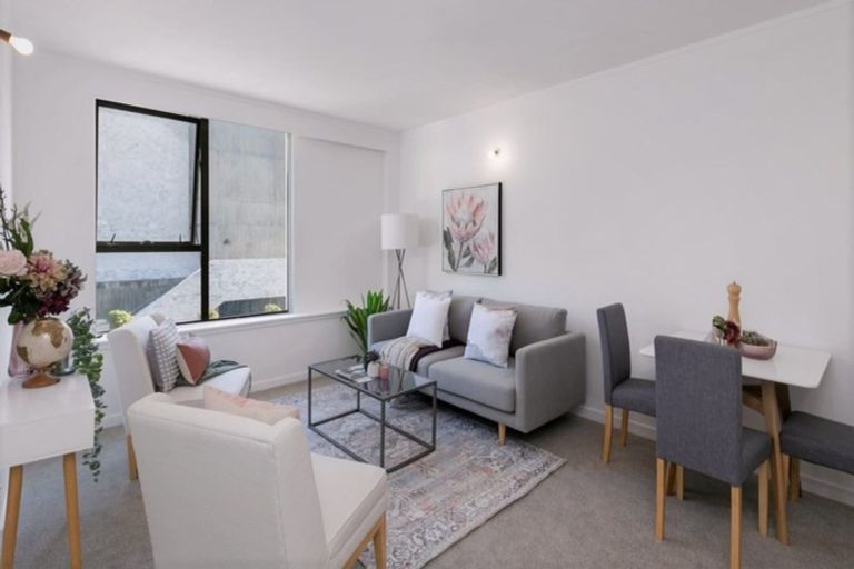 Photo of property in Hobson Court Flats, 22/70u Hobson Street, Thorndon, Wellington, 6011