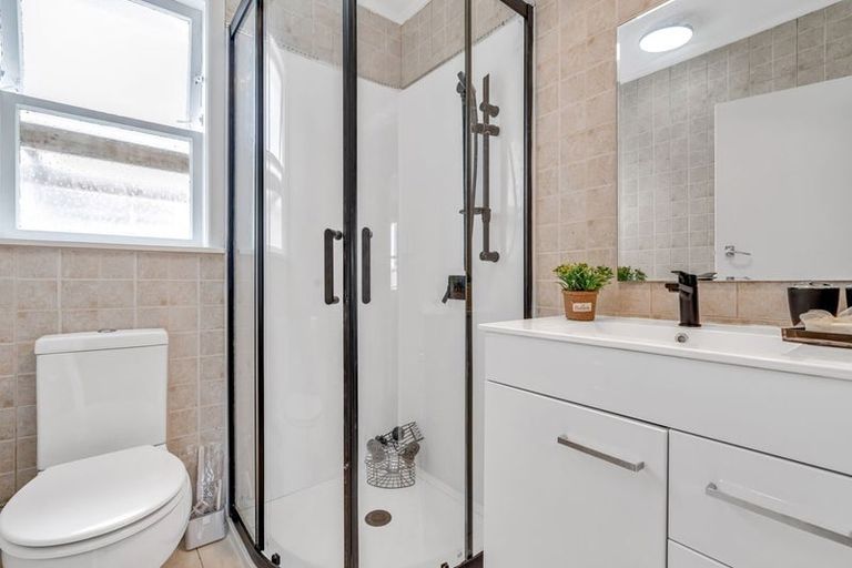 Photo of property in 2/59 Great South Road, Manurewa, Auckland, 2102