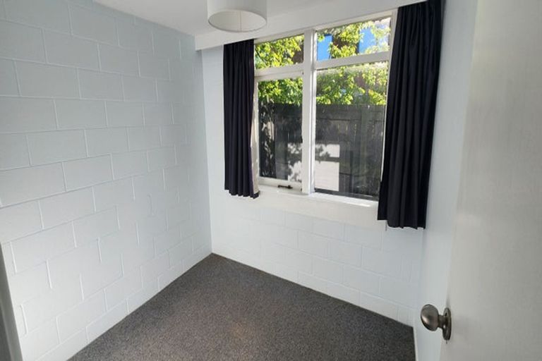 Photo of property in 175 Beach Haven Road, Beach Haven, Auckland, 0626