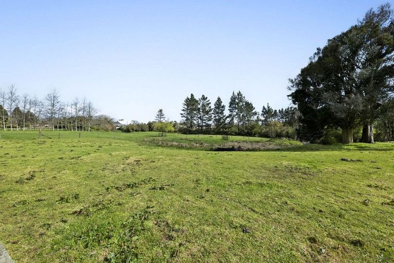 Photo of property in 14 Flint Road West, Stratford, 4332