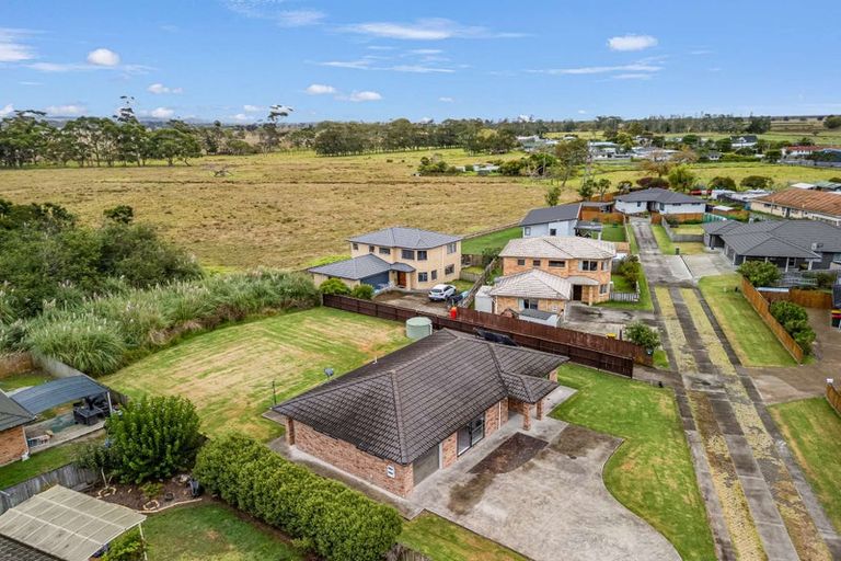 Photo of property in 19 Aitkenhead Court, Parakai, 0830