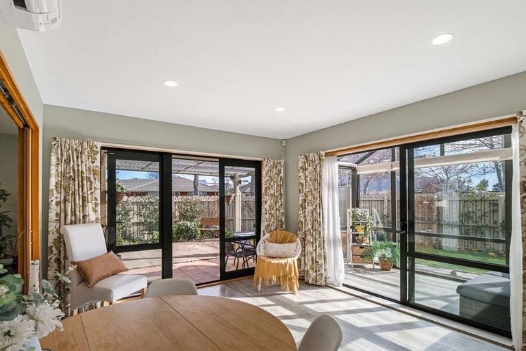 Photo of property in 4 Chesterfield Mews, Russley, Christchurch, 8042