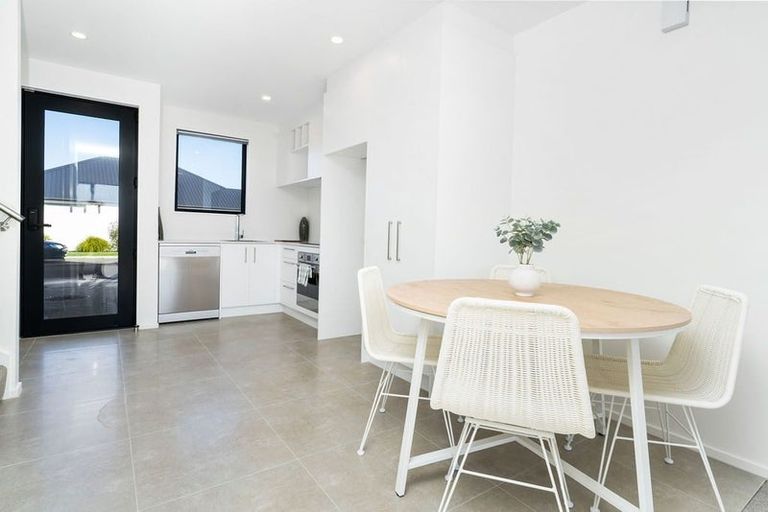 Photo of property in 5 Malaga Crescent, Harewood, Christchurch, 8051