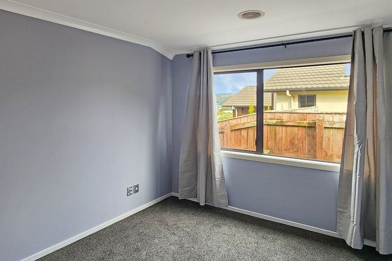 Photo of property in 52 Aotea Drive, Aotea, Porirua, 5024