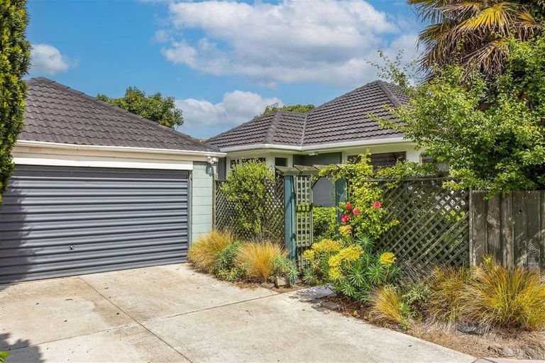 Photo of property in 73 Harris Crescent, Papanui, Christchurch, 8053