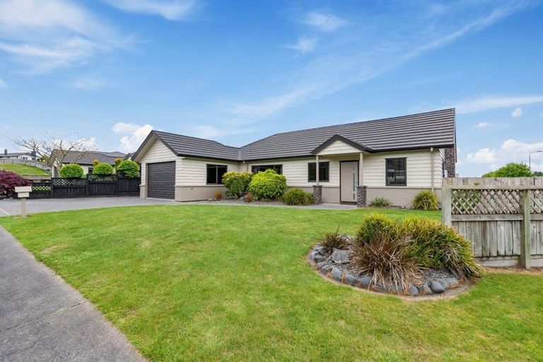 Photo of property in 2/1 The Moorings, Two Mile Bay, Taupo, 3330