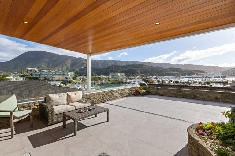 Photo of property in 41a Waikawa Road, Picton, 7220