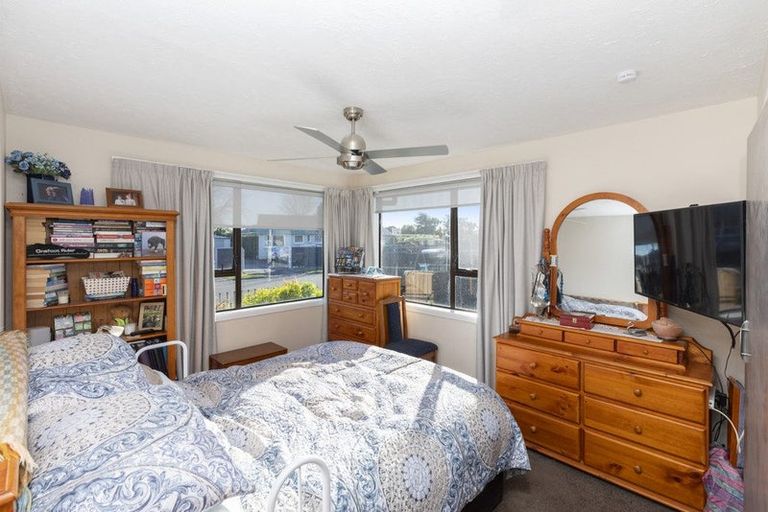 Photo of property in 3 Clipper Place, Redwood, Christchurch, 8051