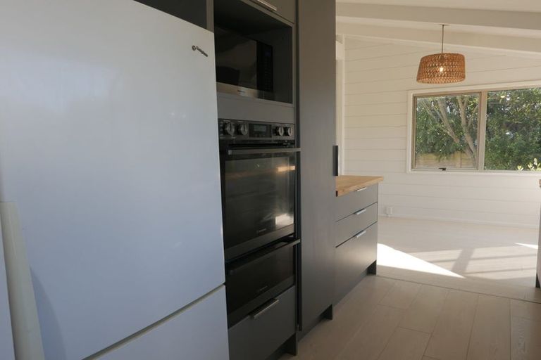 Photo of property in 1 Makora Road, Otaihanga, Paraparaumu, 5036