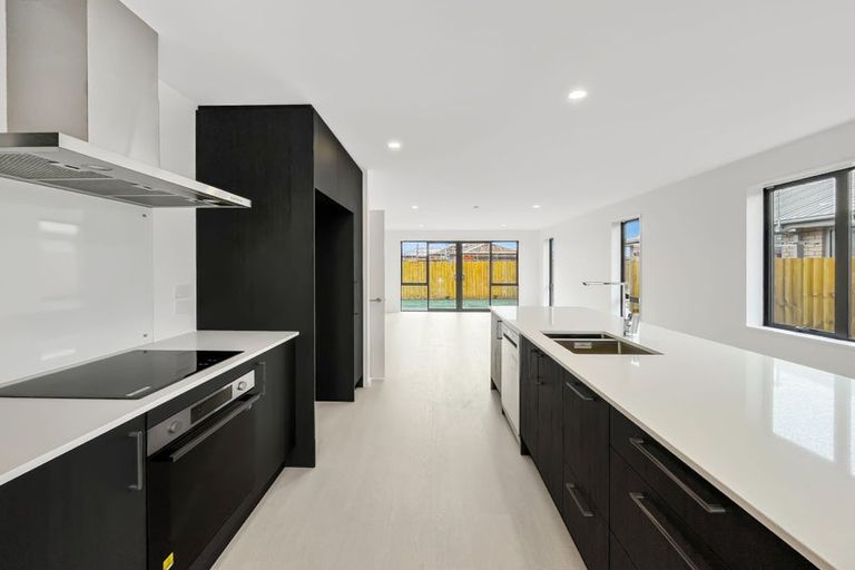 Photo of property in 35 Bill Hammond Drive, Belfast, 8051