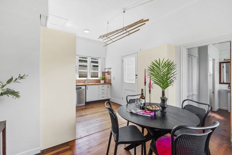 Photo of property in 241 Ohiro Road, Brooklyn, Wellington, 6021