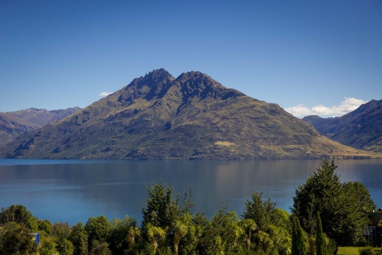Photo of property in 11 Carlin Creek Drive, Drift Bay, Queenstown, 9371