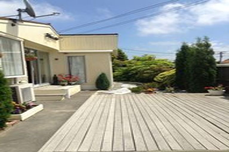 Photo of property in 18 Edward Avenue, Edgeware, Christchurch, 8013