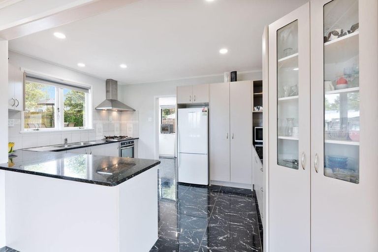 Photo of property in 23 Patts Avenue, Glendene, Auckland, 0602