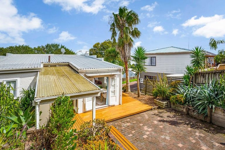 Photo of property in 1/8 Millbrook Road, Henderson, Auckland, 0612
