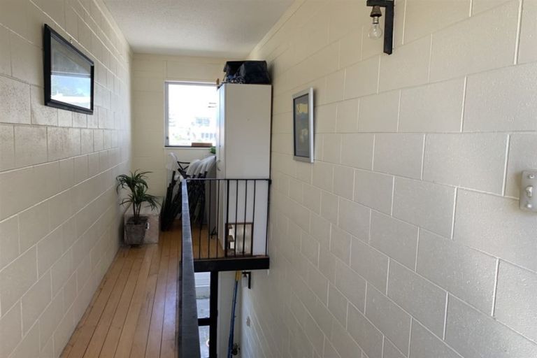 Photo of property in 21 The Mall, Mount Maunganui, 3116