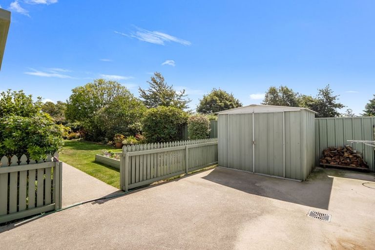 Photo of property in 16 Hannah Place, Holmes Hill, Oamaru, 9401
