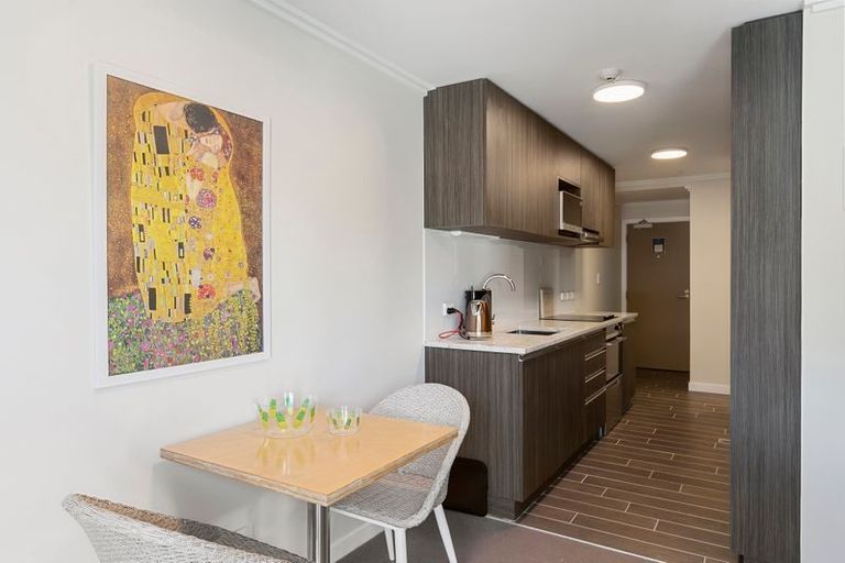 Photo of property in Frame Apartments, 902/111u Molesworth Street, Thorndon, Wellington, 6011